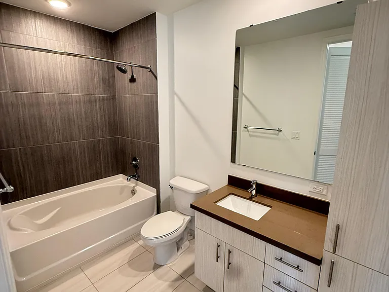 2114 NE 168th St #B1 — Photo 9