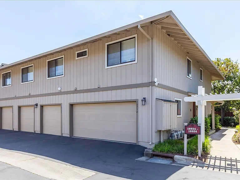 18948 Sara Park Cir — Photo 16