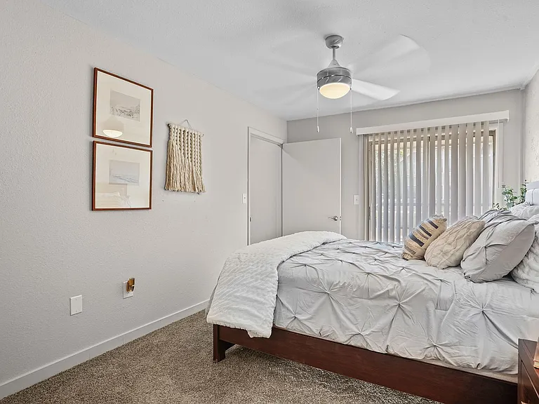 Regency Point Luxury Apartments — Photo 55