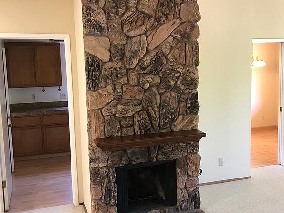 5th image of 18897 Sara Park Cir