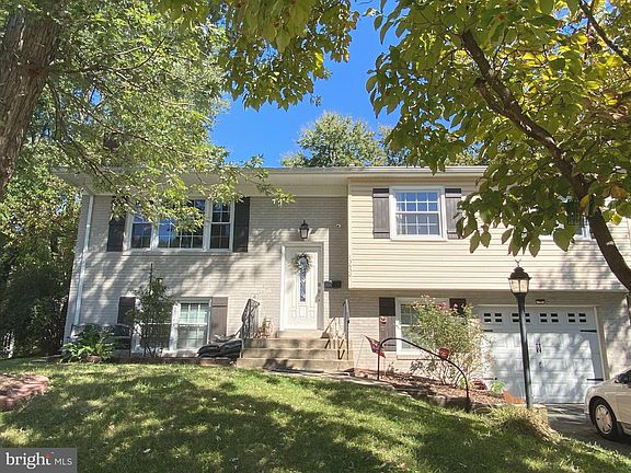 3rd image of 13630 Greenwood Dr