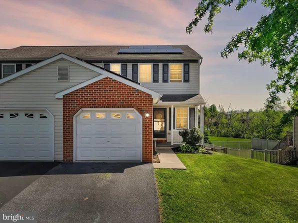 17 Grasshopper Ct, Myerstown, PA 17067