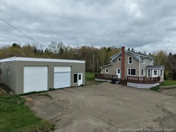 420 Darlington Dr, Dalhousie, NB E8C 1M8