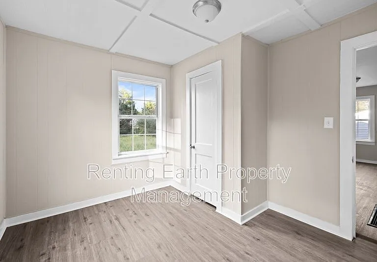 2423 Circle Dr — Photo 11