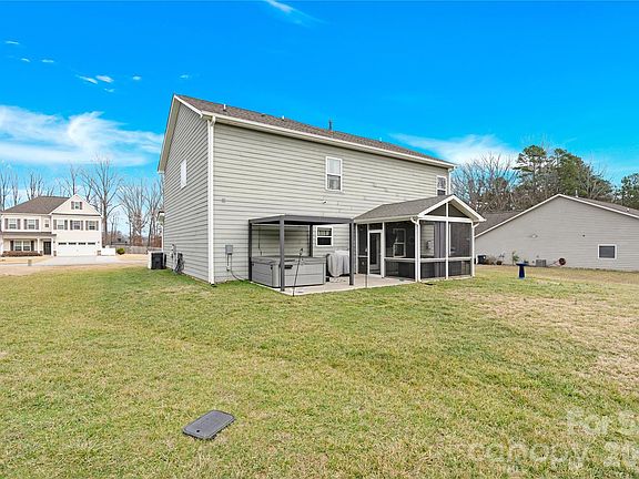 5th image of 152 Autumn Mist Rd