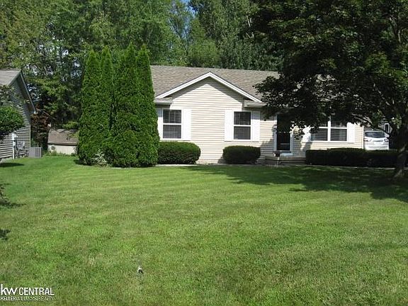 2nd image of 408 Walnut Dr