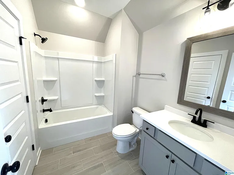 4767 Silas Ave — Photo 10