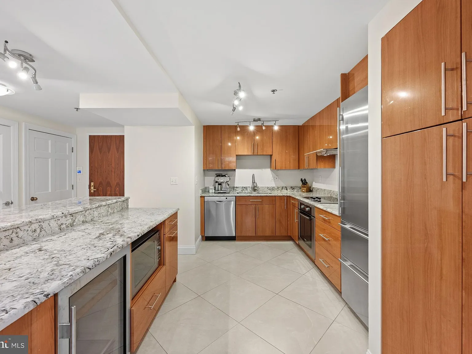 5610 Wisconsin Ave — Photo 4