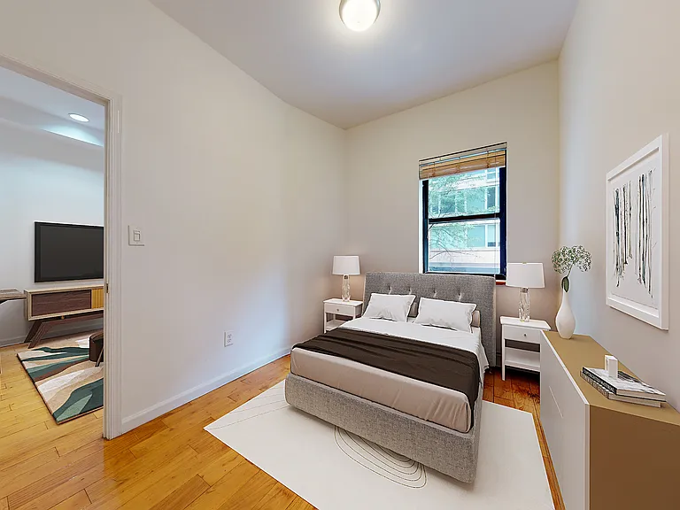 249 E 53rd St #1C — Photo 2