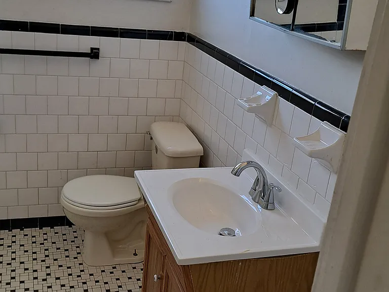 14 Northampton Dr — Photo 9