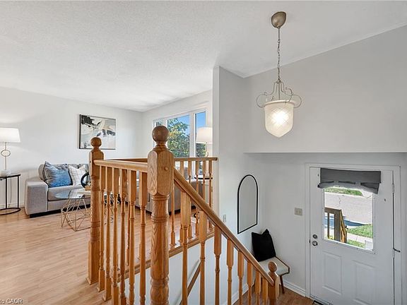 5th image of 139 Ironstone Dr