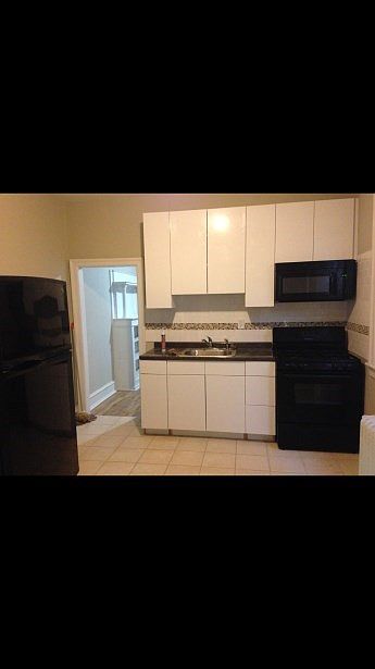 2nd image of 1336 Jerome St