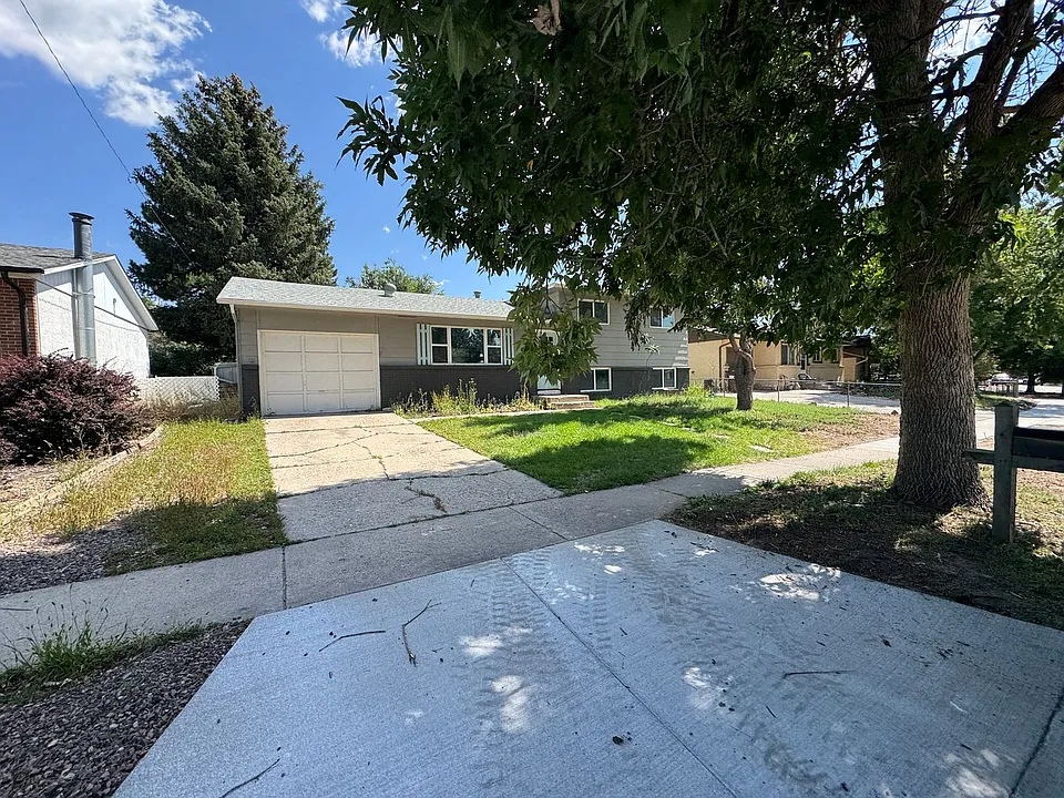 1529 Sawyer Way