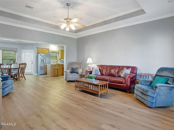 3rd image of 104 Nickland Dr
