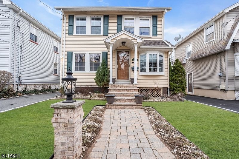1st image of 104 Prospect St