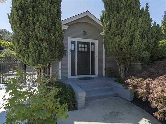 2nd image of 541 Kenilworth Ave