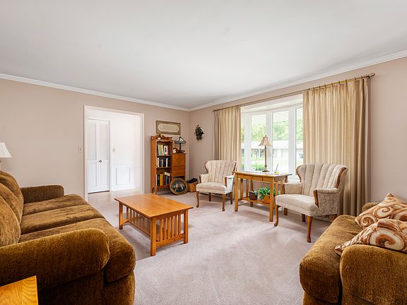 4th image of 8205 W Eucalyptus Ave