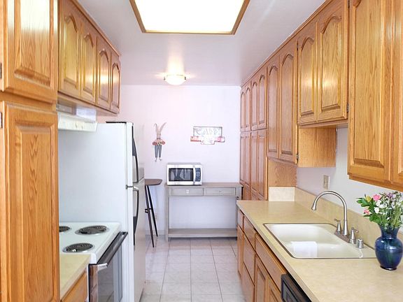 3rd image of 125 S Sierra Madre Blvd Unit 112
