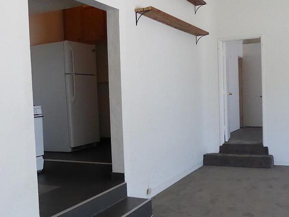4th image of 1019 E Santa Clara St Ste A