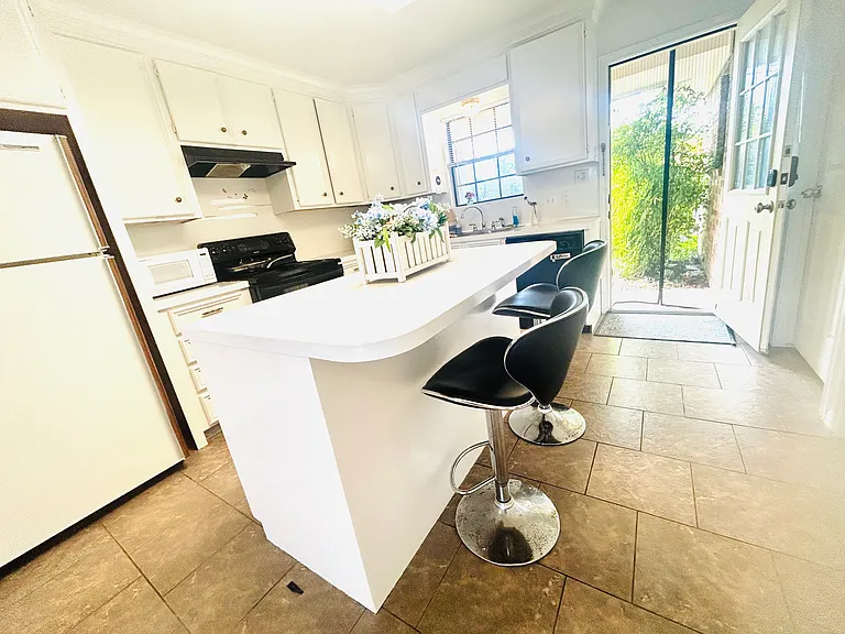 903 Camellia Ct — Photo 23