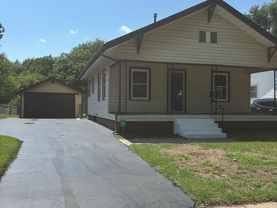 1st image of 223 N Dodge Ave