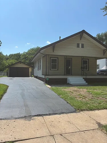223 N Dodge Ave Photo 1