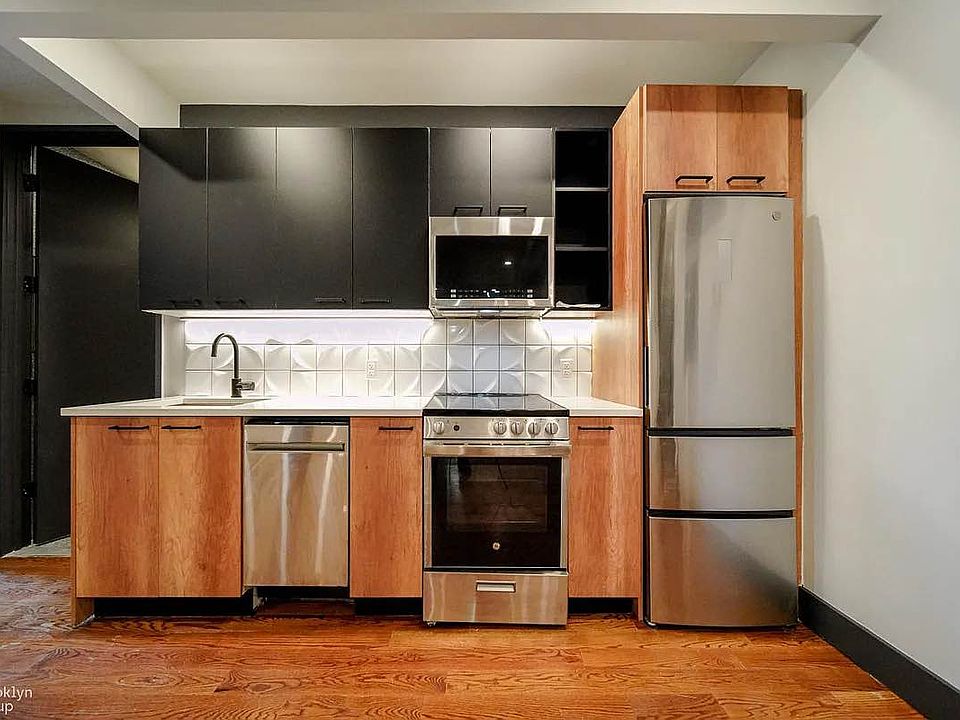 1st image of 900 Willoughby Ave #2B
