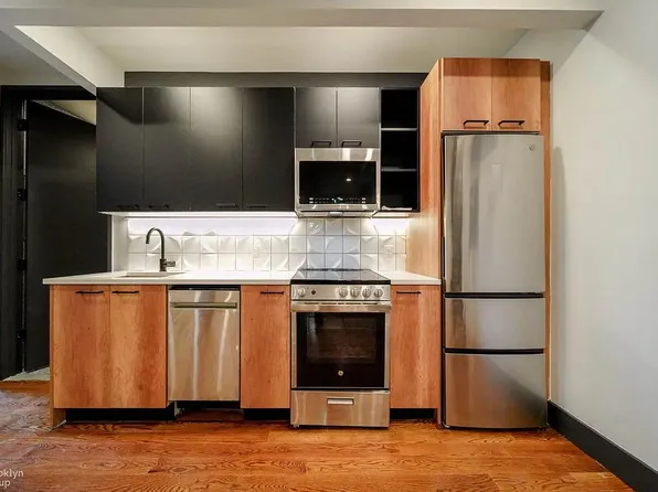 900 Willoughby Avenue image 1 of 3