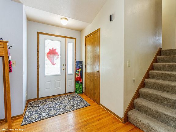 4th image of 1404 E Franklin Ave