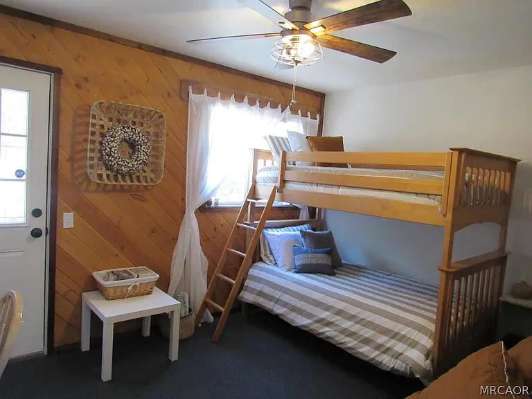 136 Pine Ln — Photo 10