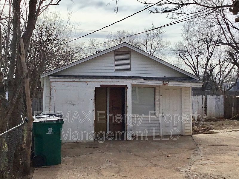 1st image of 2212 1/2 NW 34th St