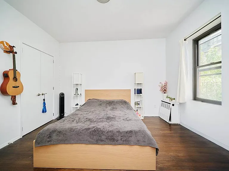 484 9th Ave #1B — Photo 2