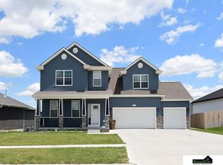 7332 N 9th St, Lincoln, NE 68521