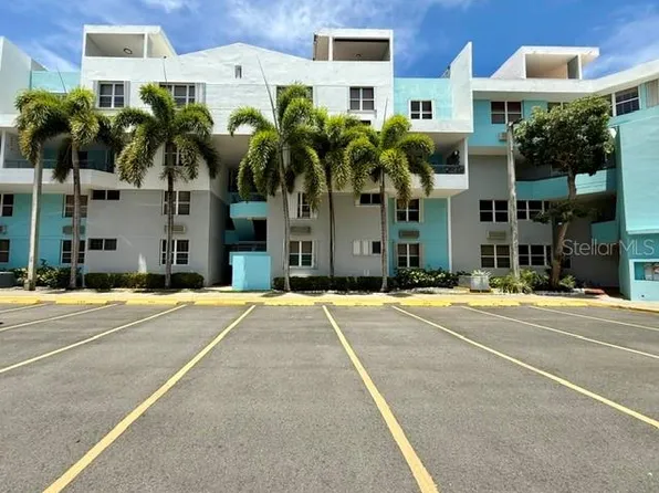 457 CHALETS DE LA PLAYA #457, VEGA BAJA, PR 00693
