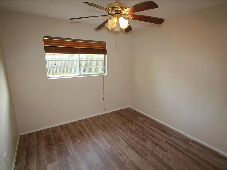5302 Town Park Blvd — Photo 10