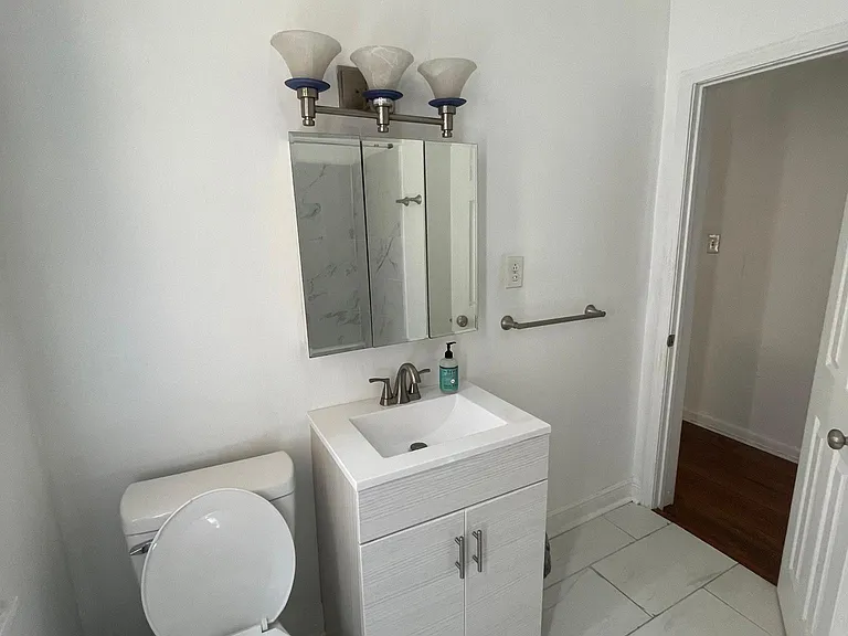 4311 Prytania St #4 — Photo 5