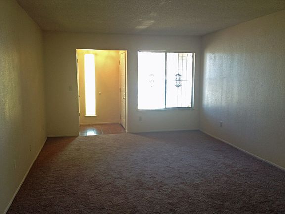 3rd image of 6647 Spoerriwood Ct