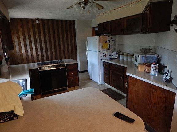 3rd image of 12940 W 94th St