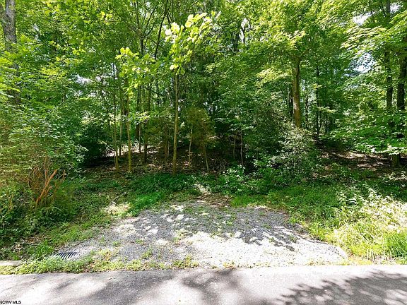 2nd image of Des Moines Ave