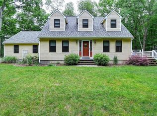 320 Clubhouse Rd, Lebanon, CT 06249