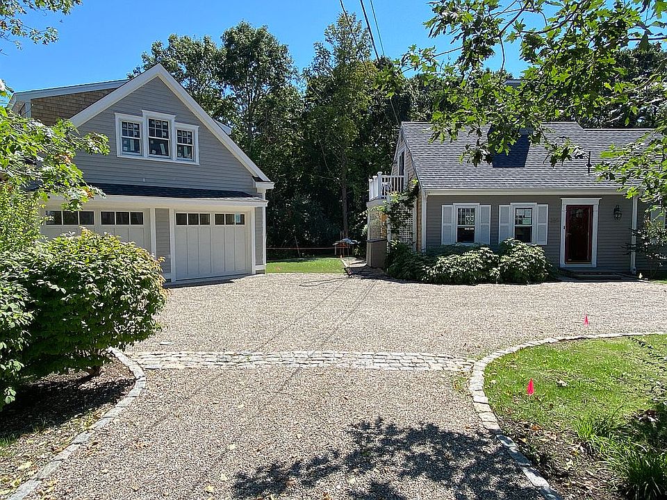 Front parking courtyard