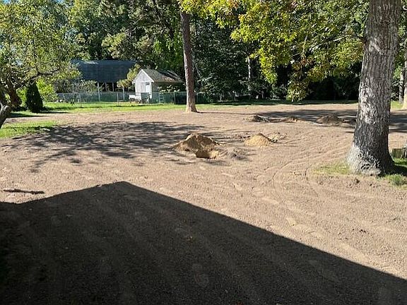 4th image of 255 Long Pond Drive