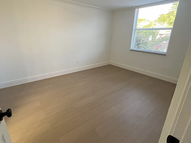 8311 SW 142nd Ave #I204 — Photo 12