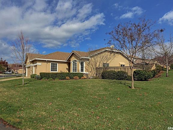 2nd image of 4021 Avellano Dr