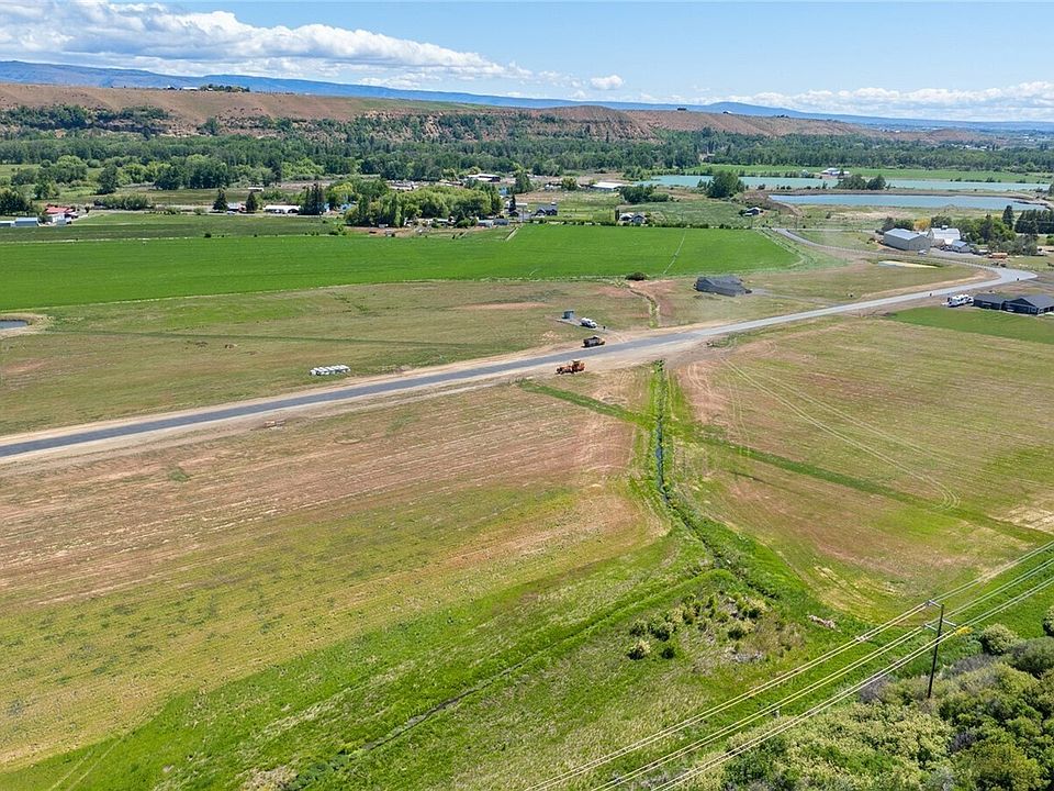 2nd image of 520 Thorp Landing Lane