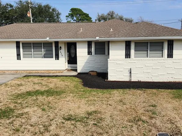 2620 Rose Ln, Groves, TX 77619