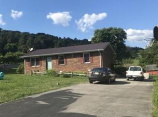 242 Flat Creek Ln, Blountville, TN 37617
