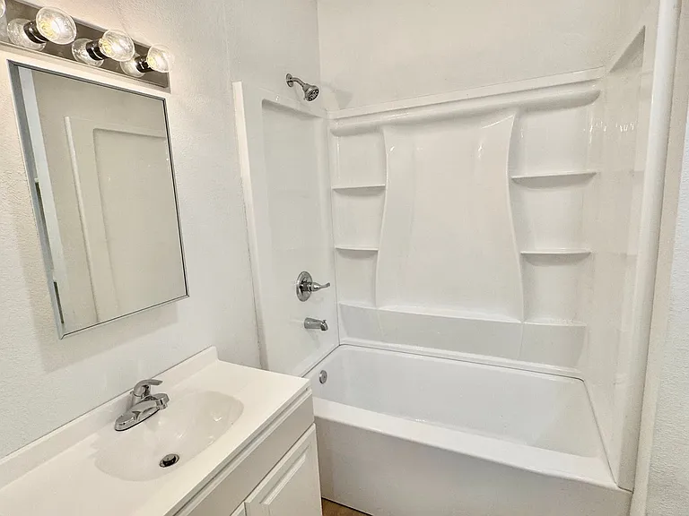 43 Townsend Ave — Photo 20