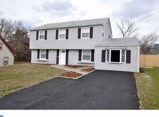 9 Patriot Ln, Willingboro, NJ
