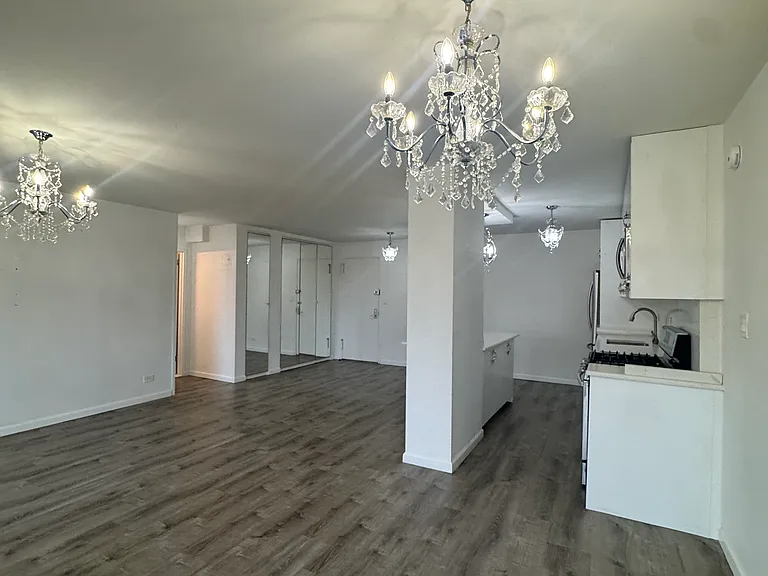 601 Surf Ave #6 — Photo 4
